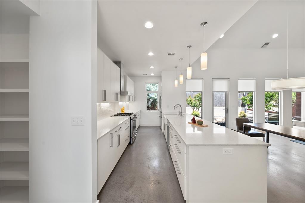 925 NW 8th Street