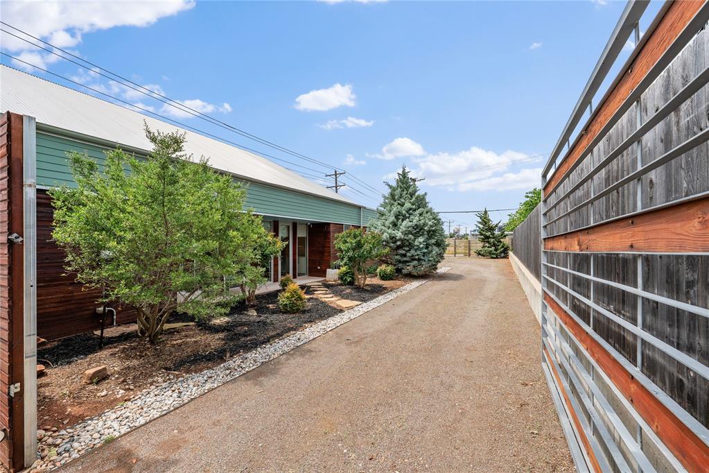 925 NW 8th Street