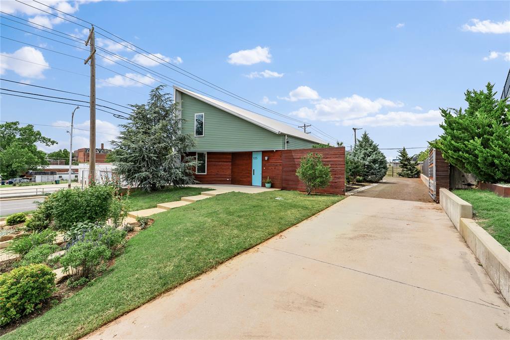 925 NW 8th Street