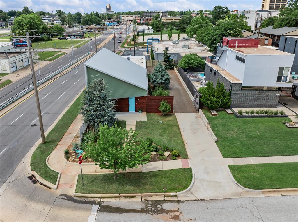 925 NW 8th Street