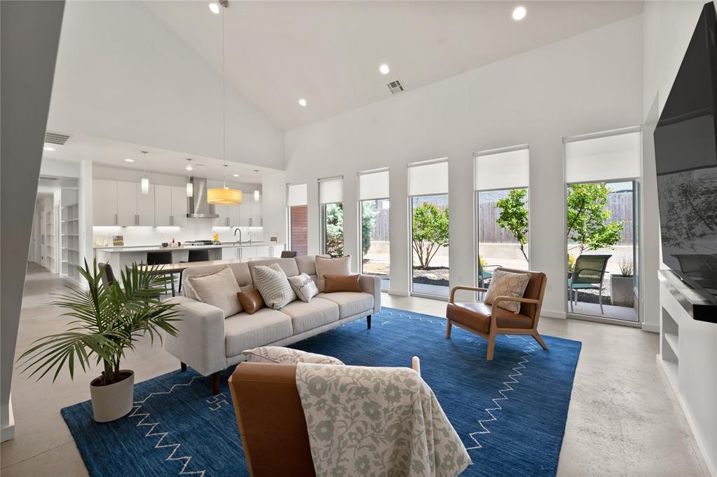 925 NW 8th Street