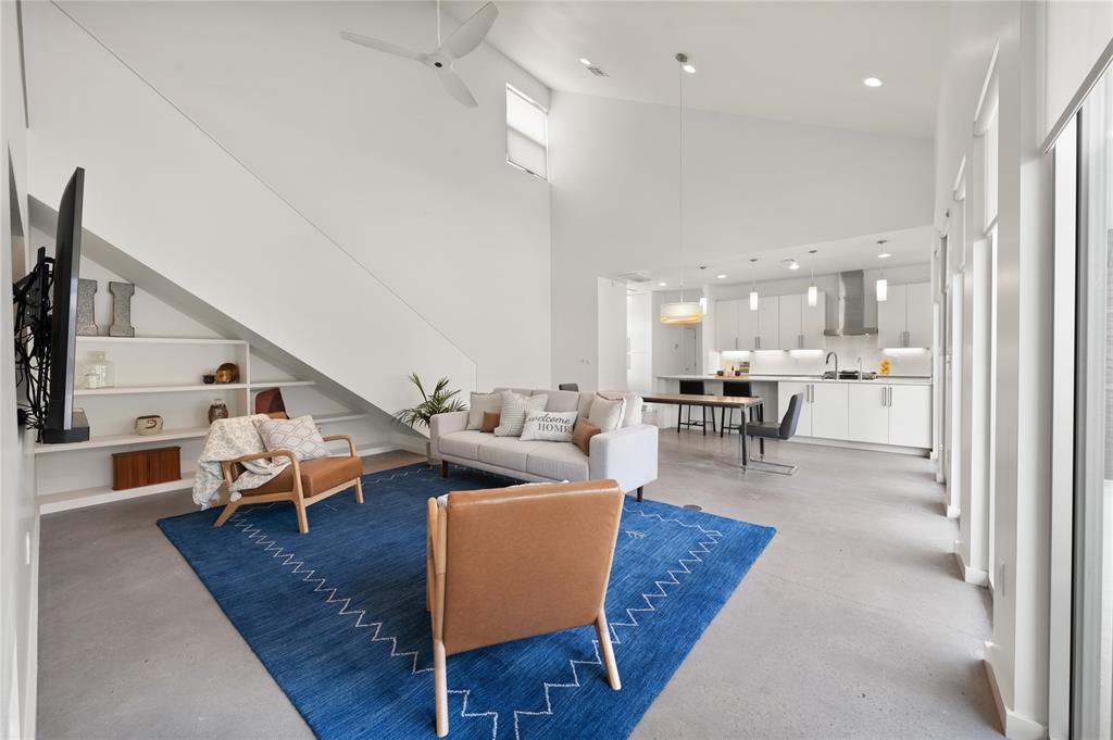 925 NW 8th Street