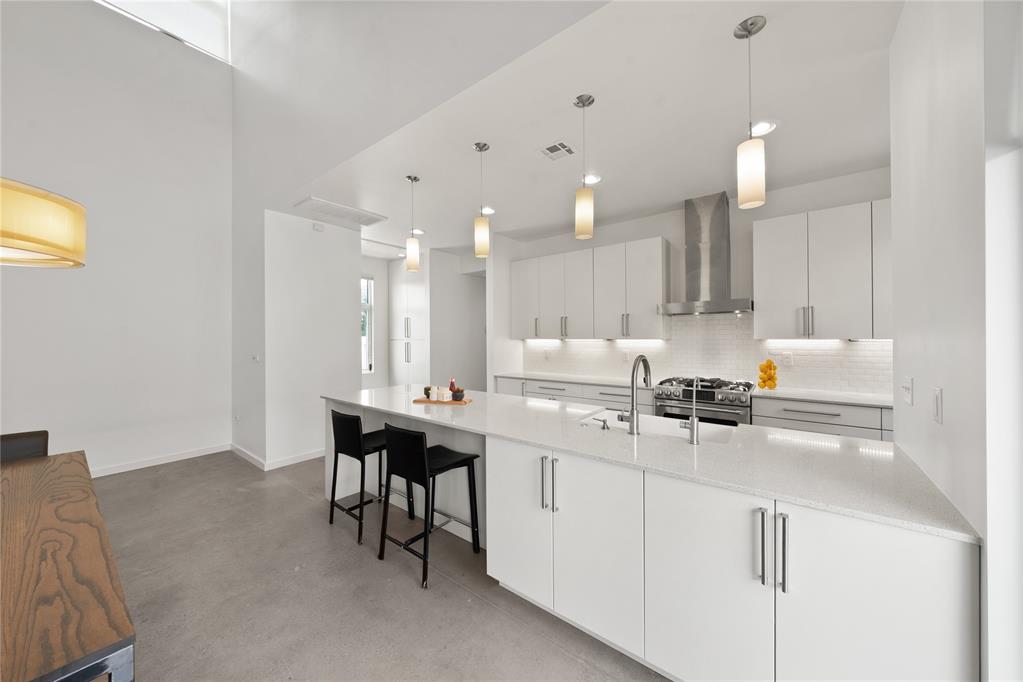 925 NW 8th Street