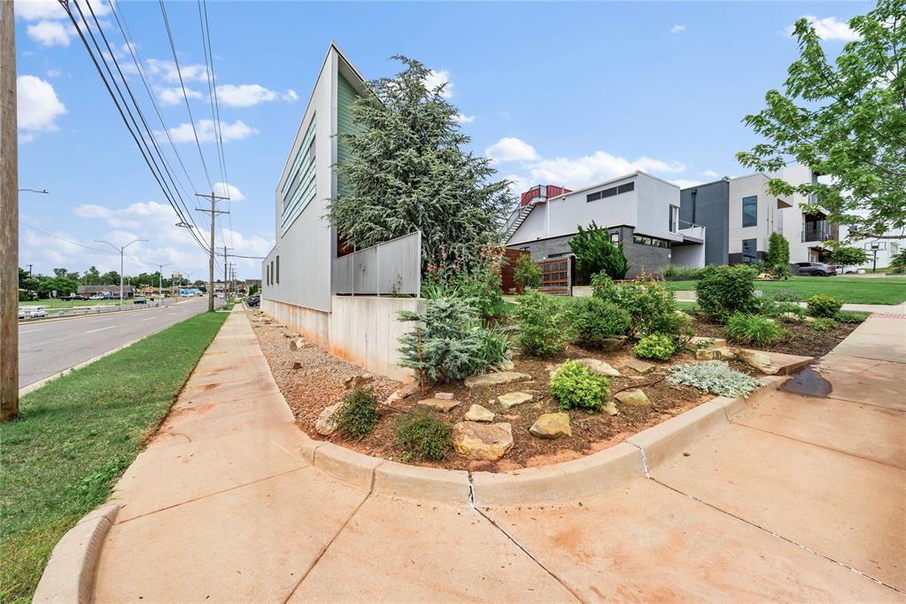 925 NW 8th Street