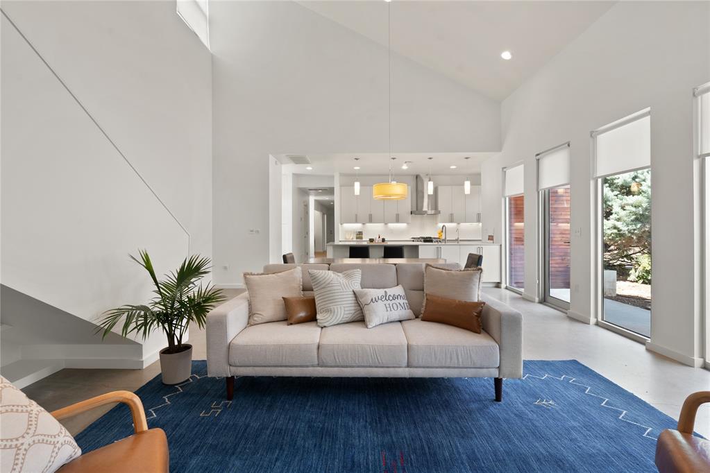 925 NW 8th Street