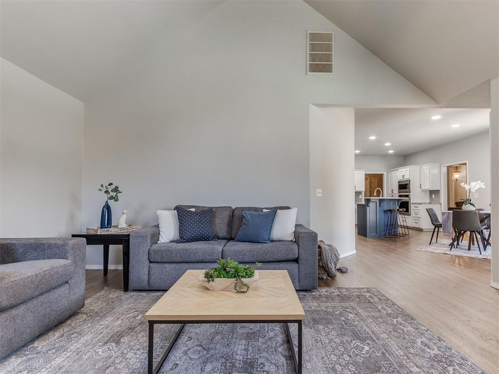 1129 Cambridge Drive