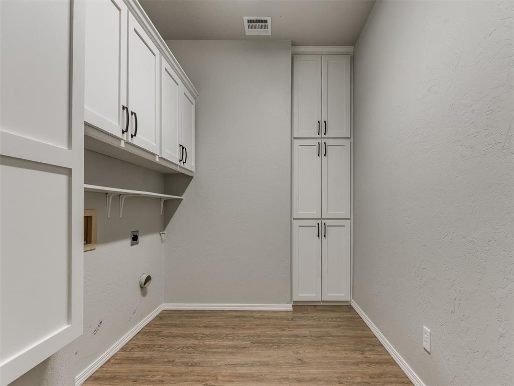 1129 Cambridge Drive