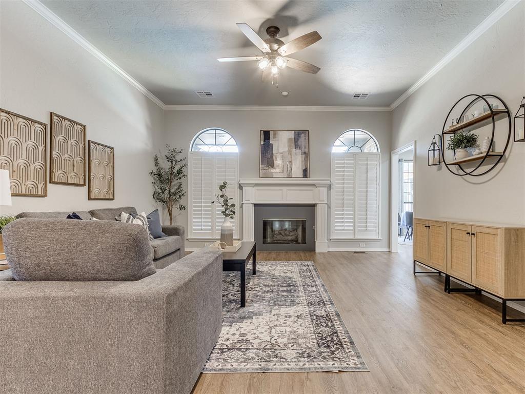 1129 Cambridge Drive