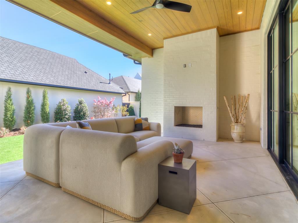 908 NW 157th Terrace