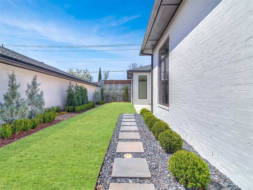 15605 Waterstone Way