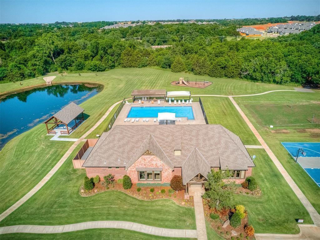 2917 Wood Thrush Way