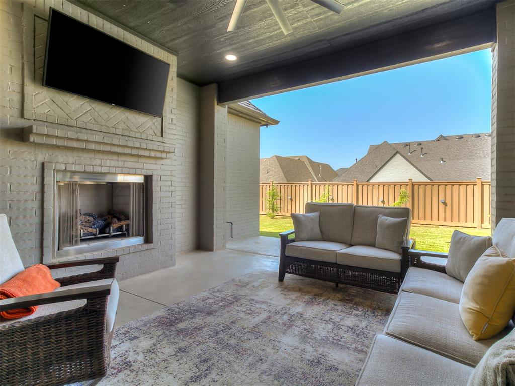 2917 Wood Thrush Way