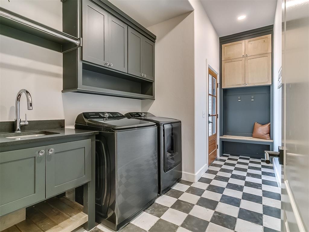 2030 Ladera Lane