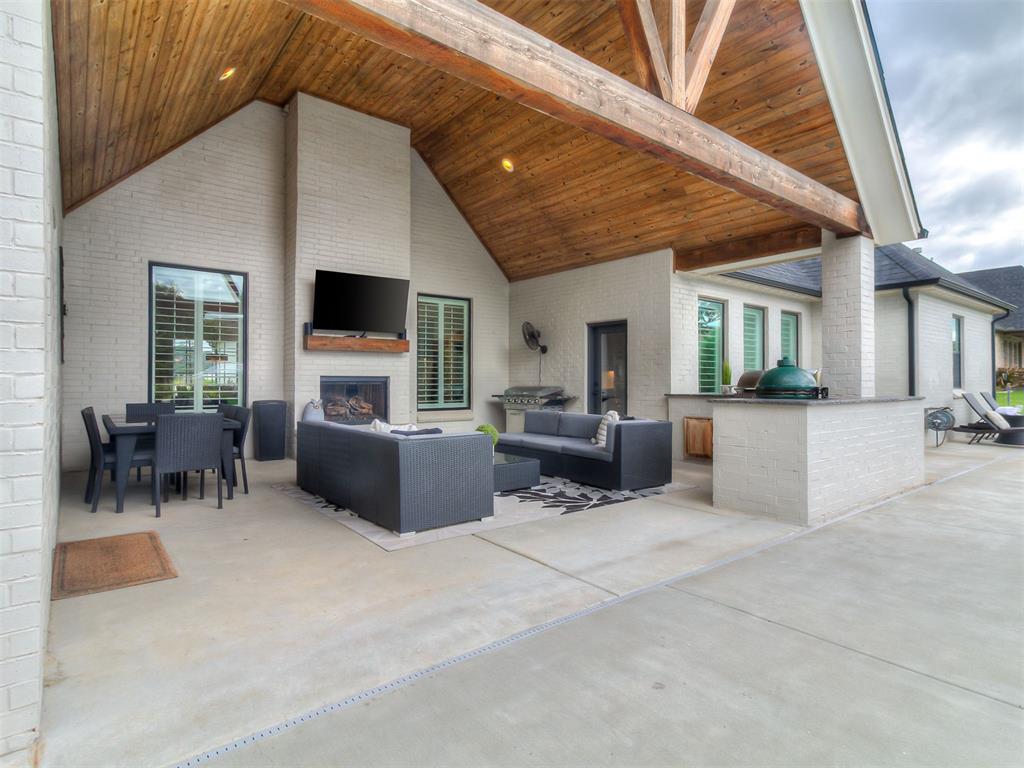 2030 Ladera Lane