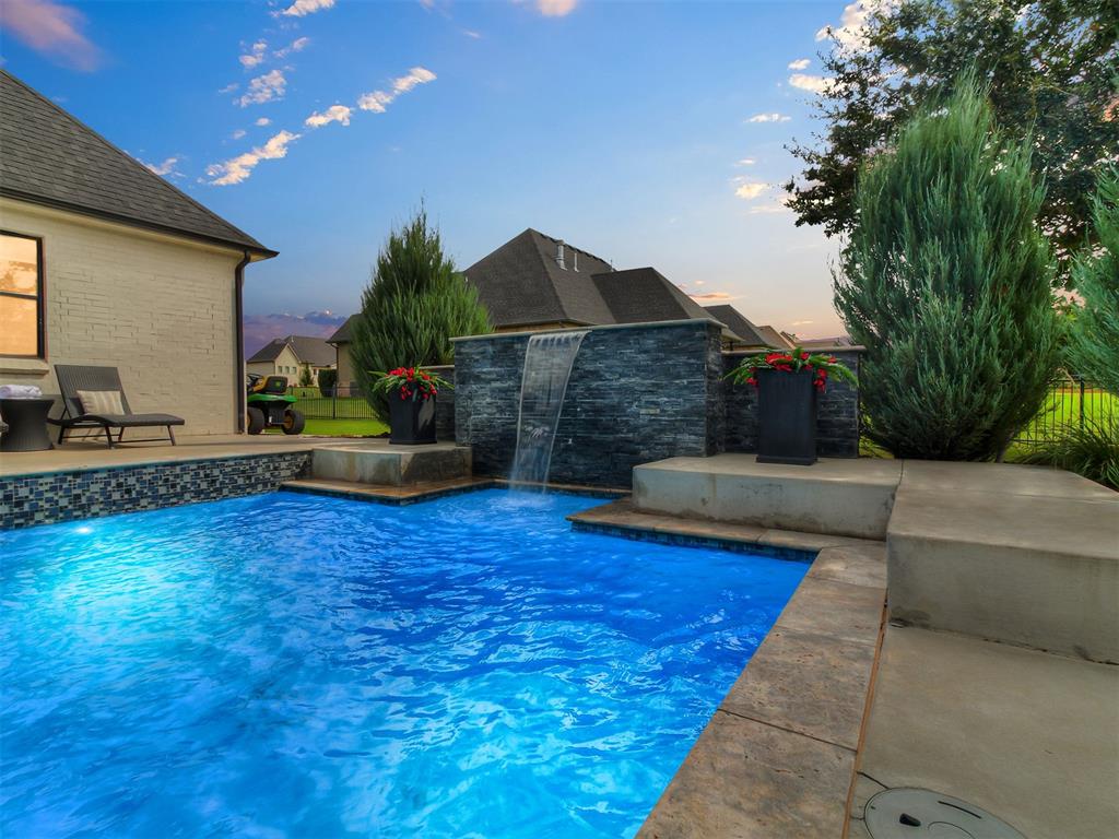 2030 Ladera Lane