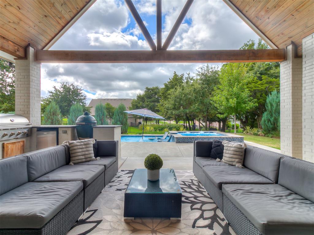 2030 Ladera Lane