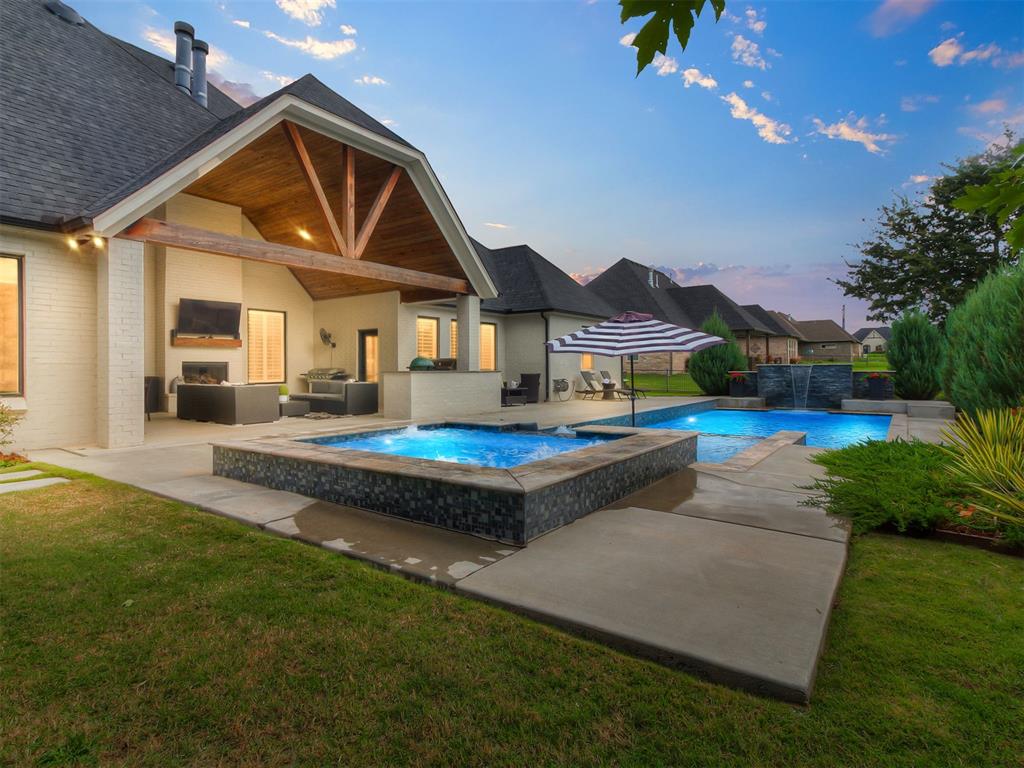 2030 Ladera Lane