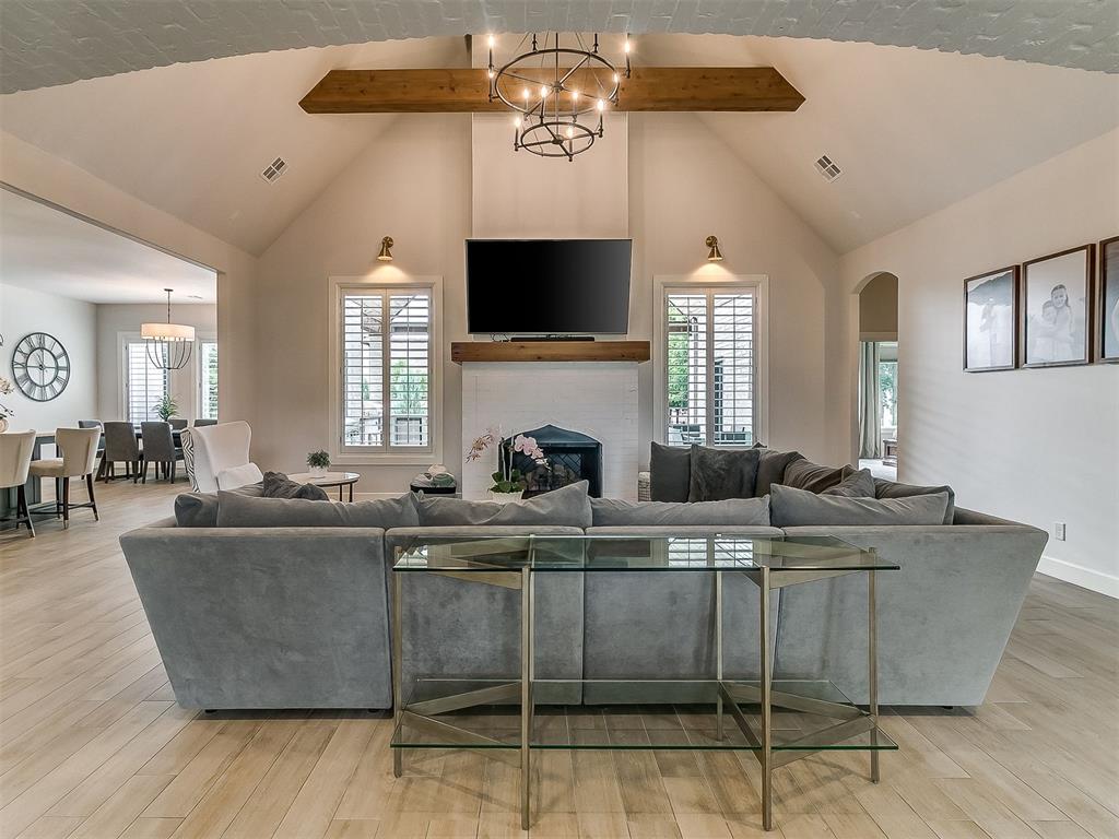 2030 Ladera Lane