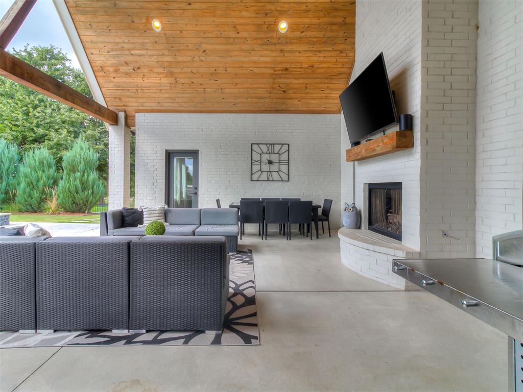 2030 Ladera Lane