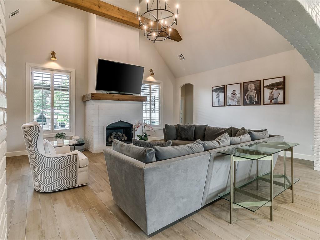 2030 Ladera Lane