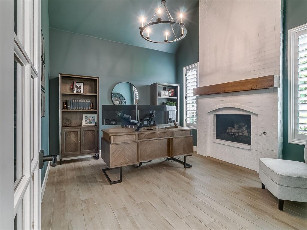 2030 Ladera Lane