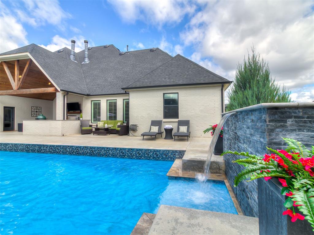 2030 Ladera Lane