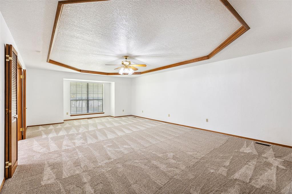 916 Fox Hill Drive
