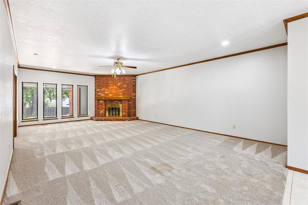 916 Fox Hill Drive