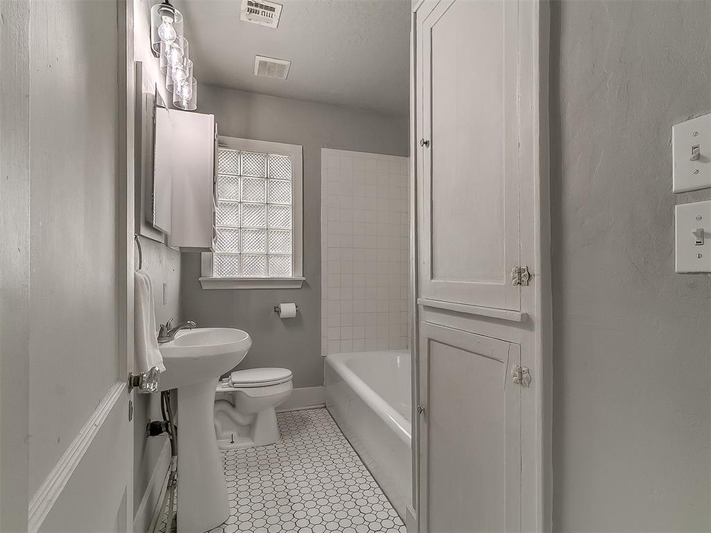 2400 NW 22nd Street