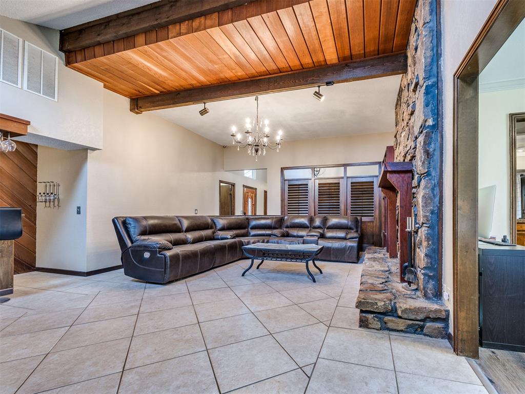 14045 Apache Drive