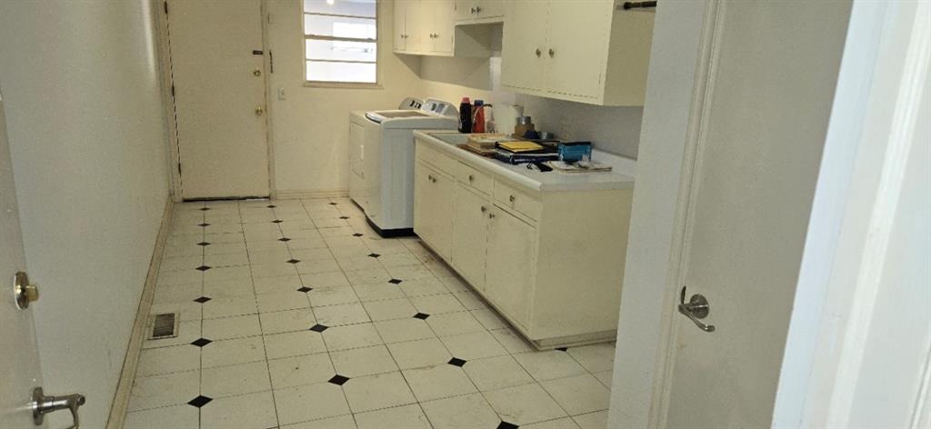 6345 Glenbrook Court