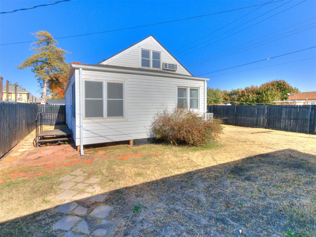 315 W Toronto Avenue