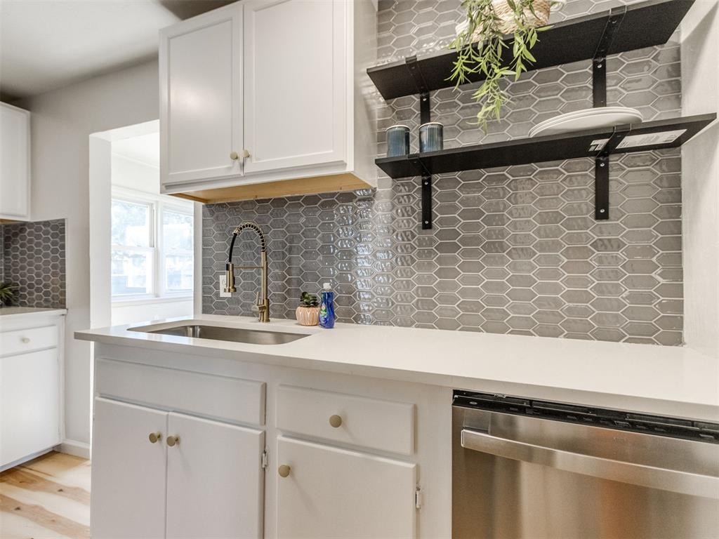 315 W Toronto Avenue