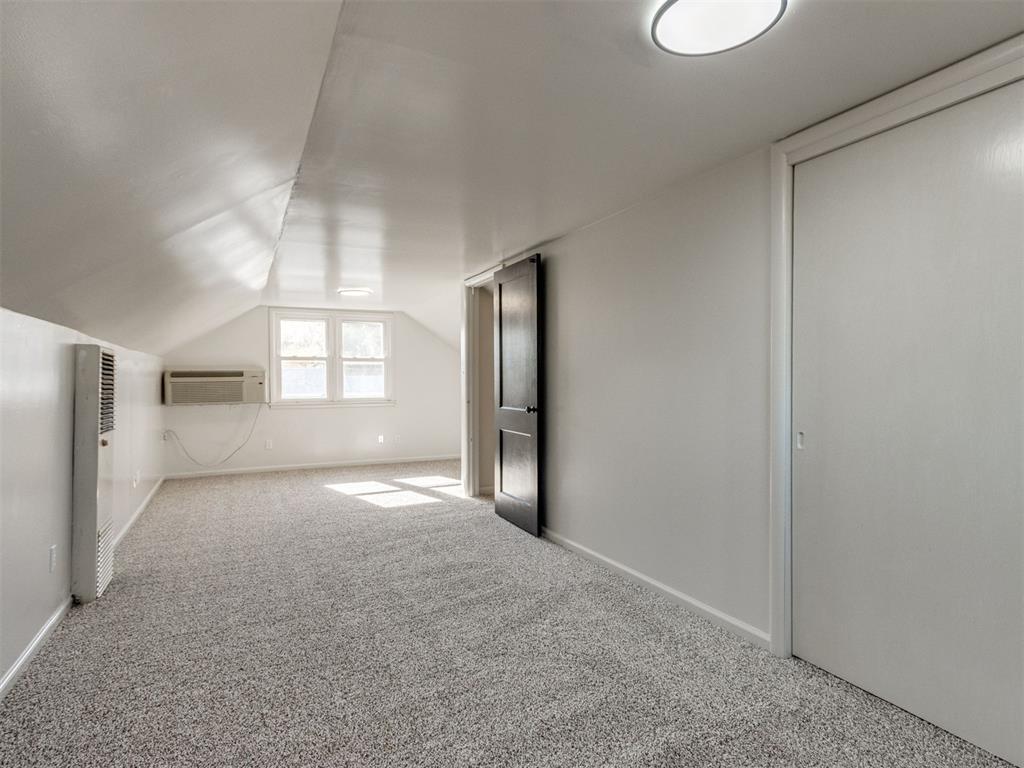 315 W Toronto Avenue