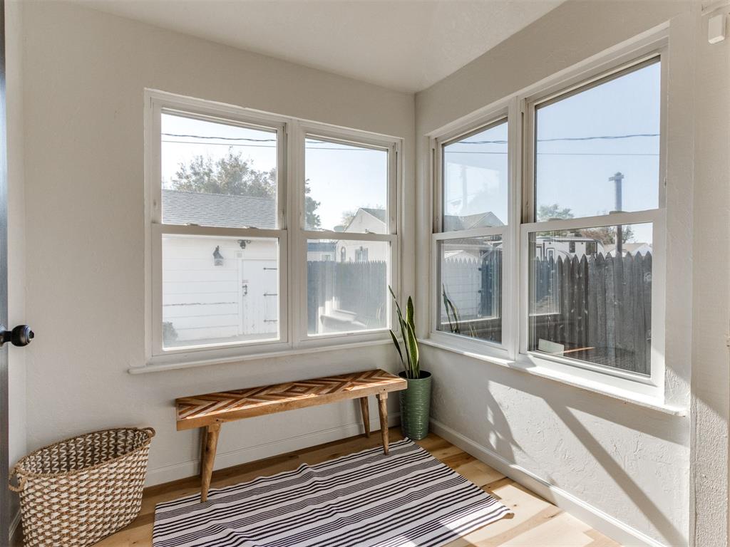 315 W Toronto Avenue