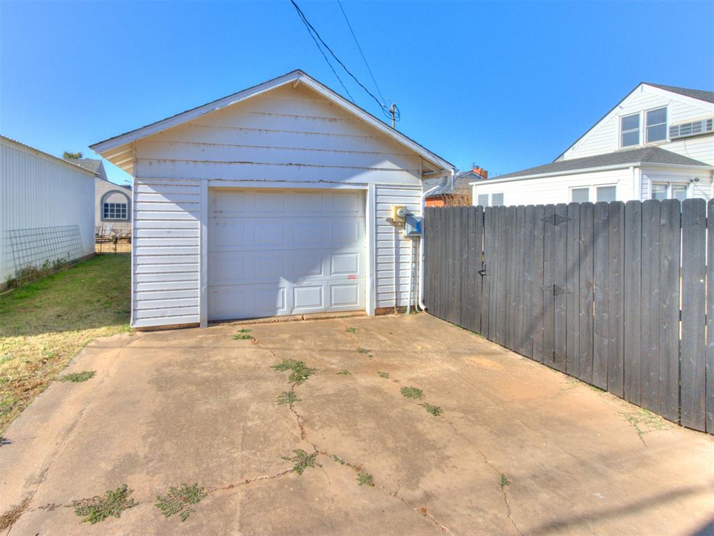 315 W Toronto Avenue