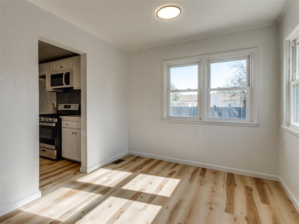 315 W Toronto Avenue