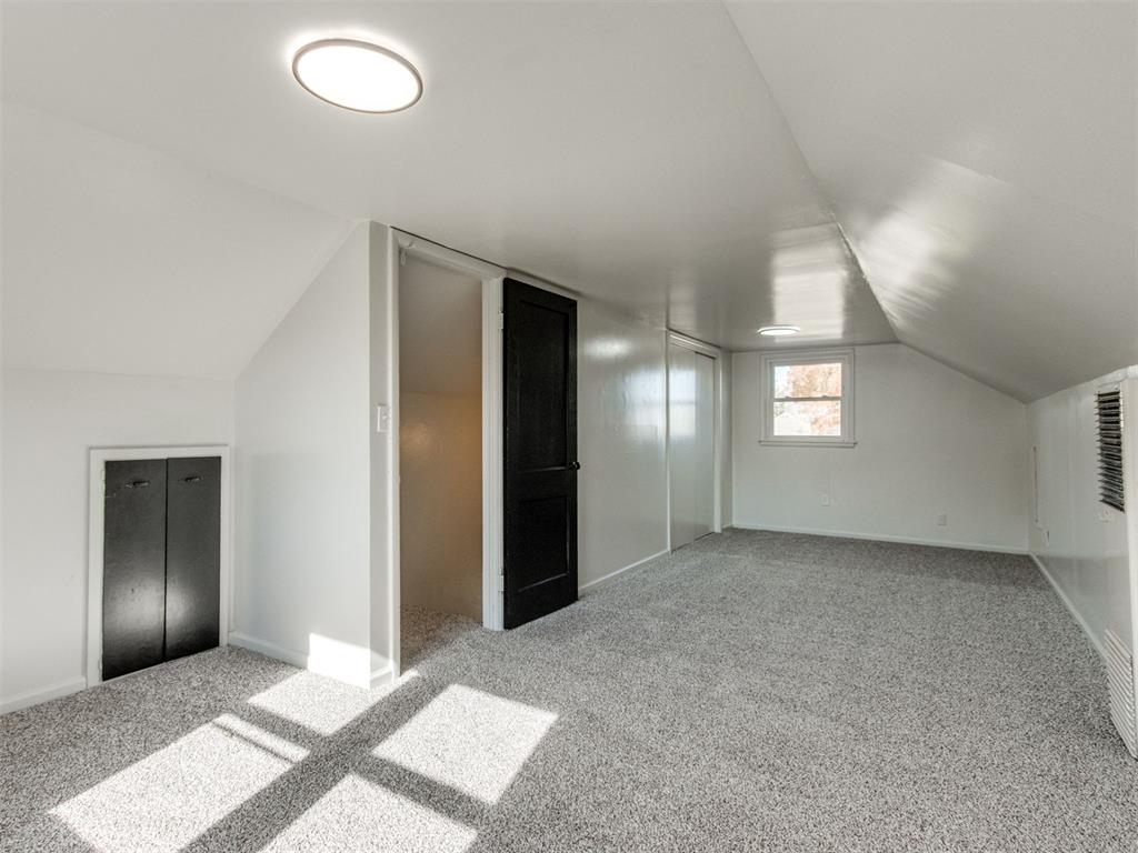 315 W Toronto Avenue