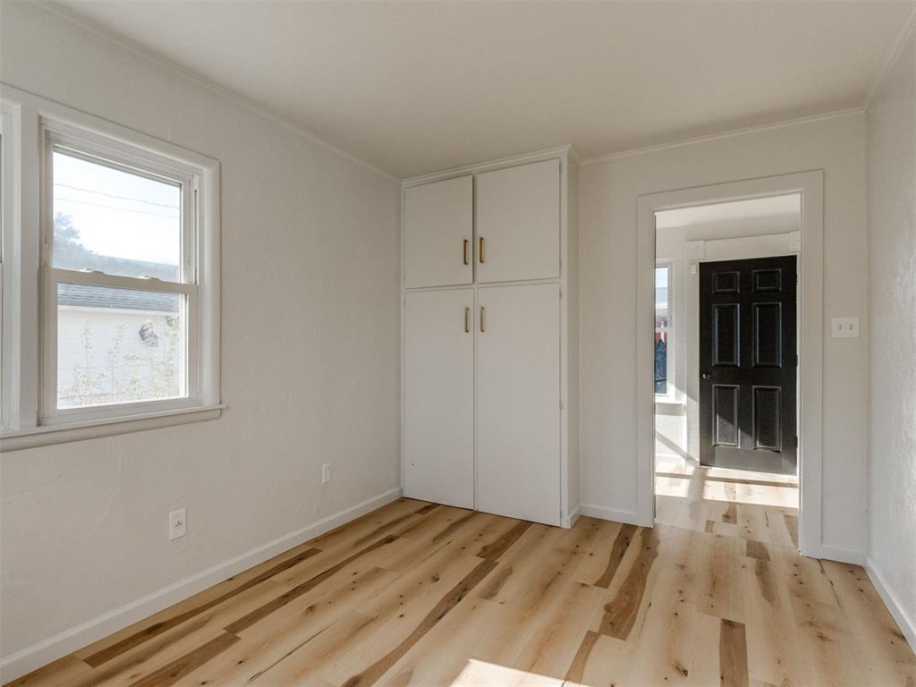 315 W Toronto Avenue