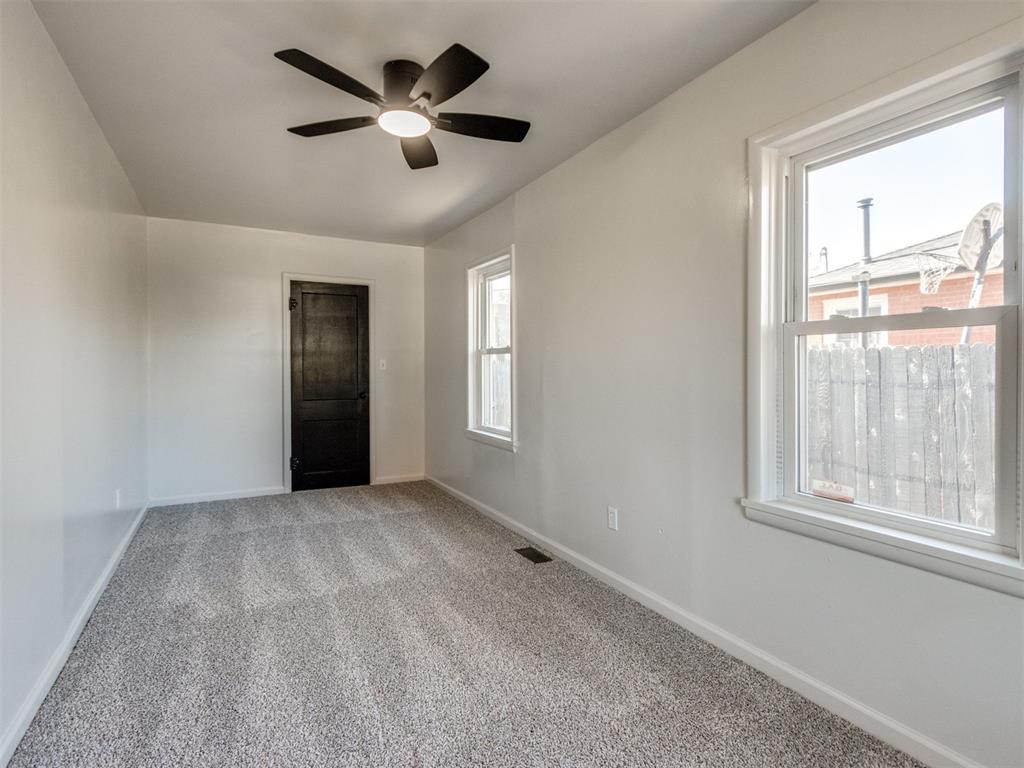 315 W Toronto Avenue