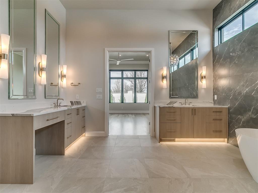 909 NW 157th Terrace