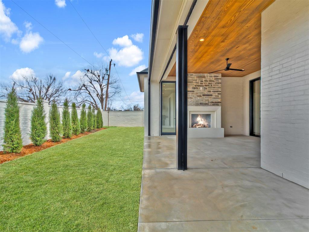 909 NW 157th Terrace