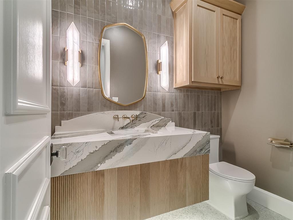 909 NW 157th Terrace