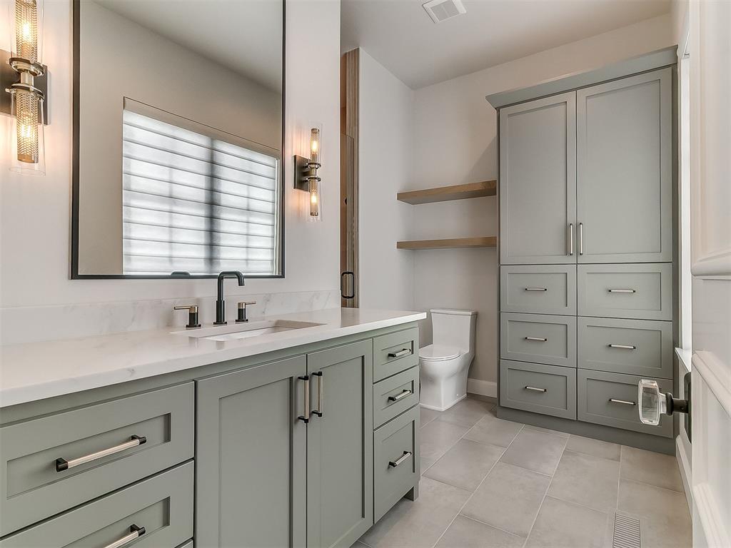 909 NW 157th Terrace