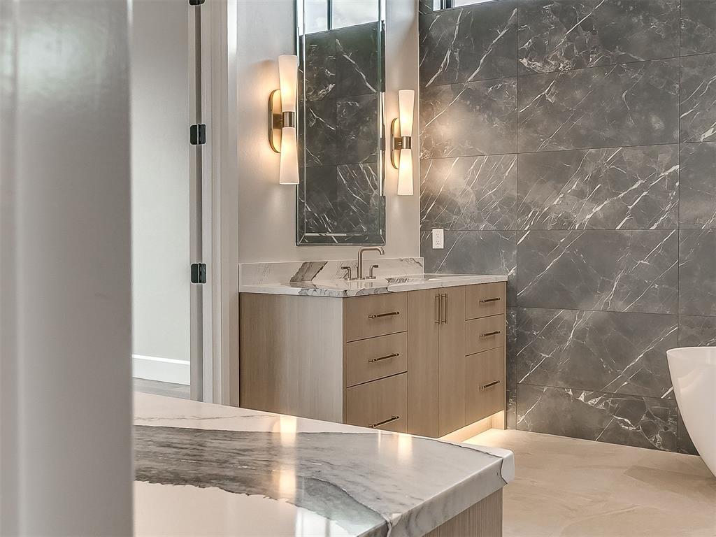 909 NW 157th Terrace