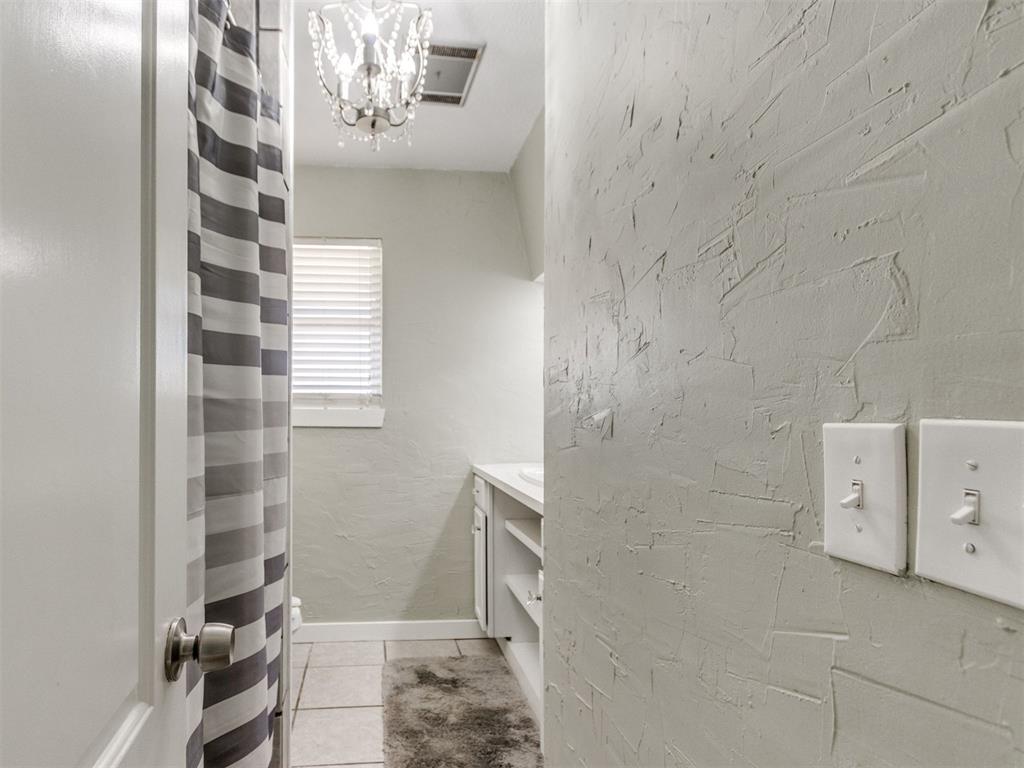 2920 N Alexander Lane