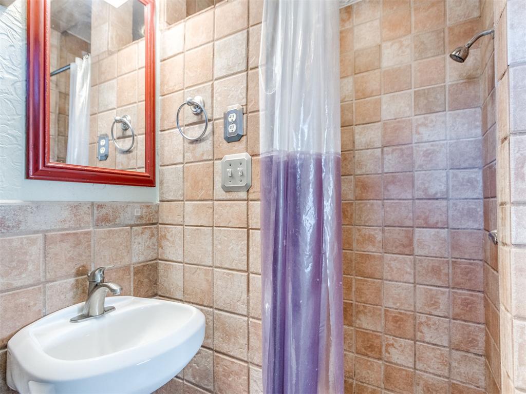 2920 N Alexander Lane