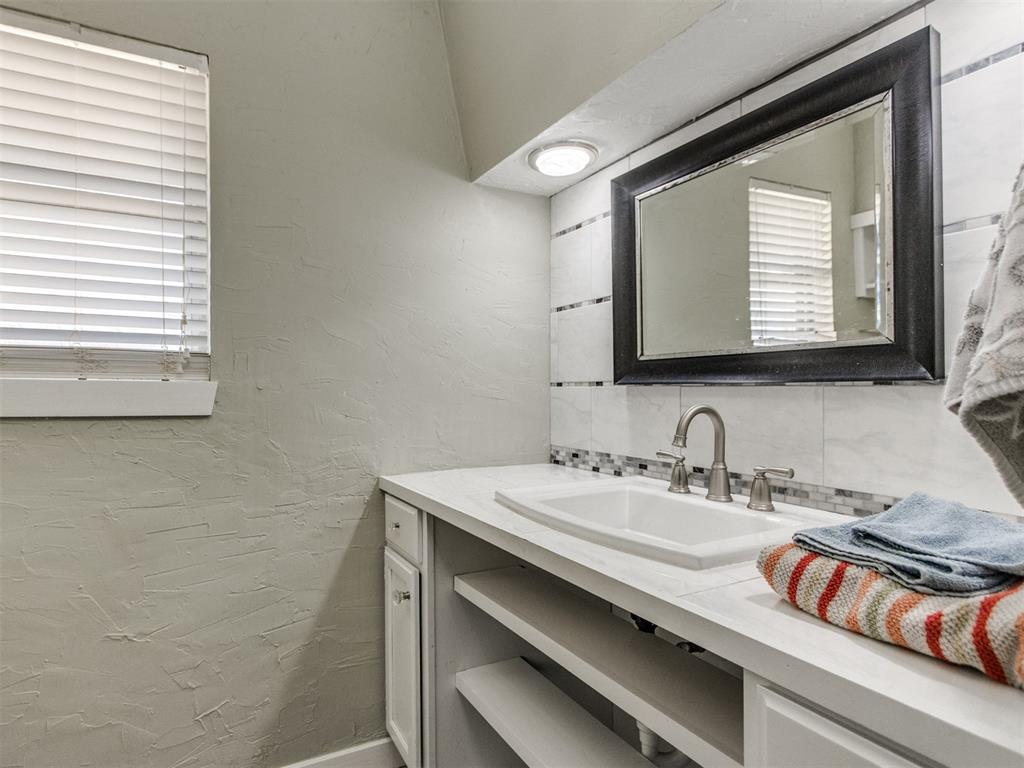 2920 N Alexander Lane