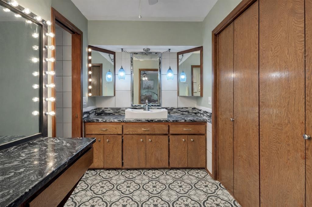 1007 Mockingbird Lane