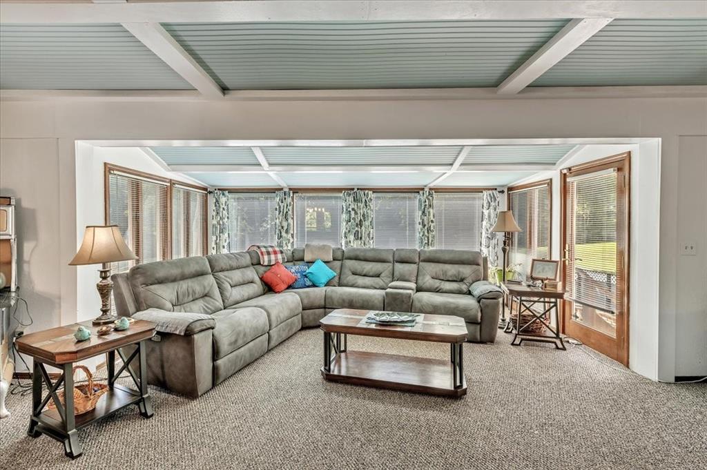 1007 Mockingbird Lane